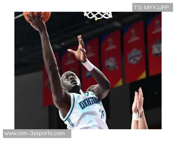 齐麟替补发威表现出色单节独得7分助力球队逆转局势 齐麟替补发威表现出色单节独得7分助力球队逆转局势